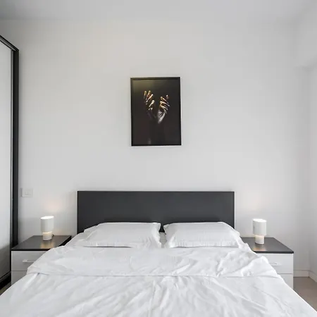 Luxury At Бухарест